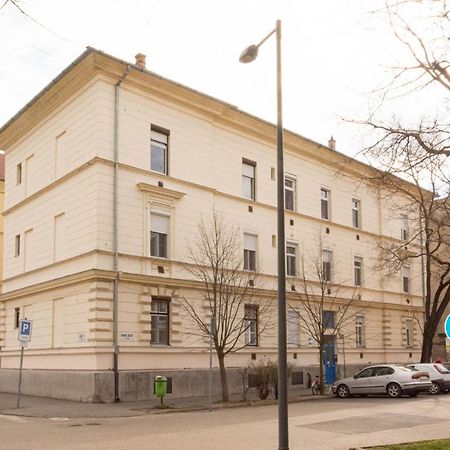 Center Apartman Szeged Buitenkant foto