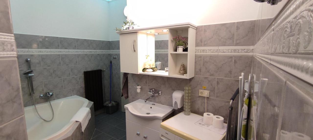 Center Apartman Szeged Buitenkant foto