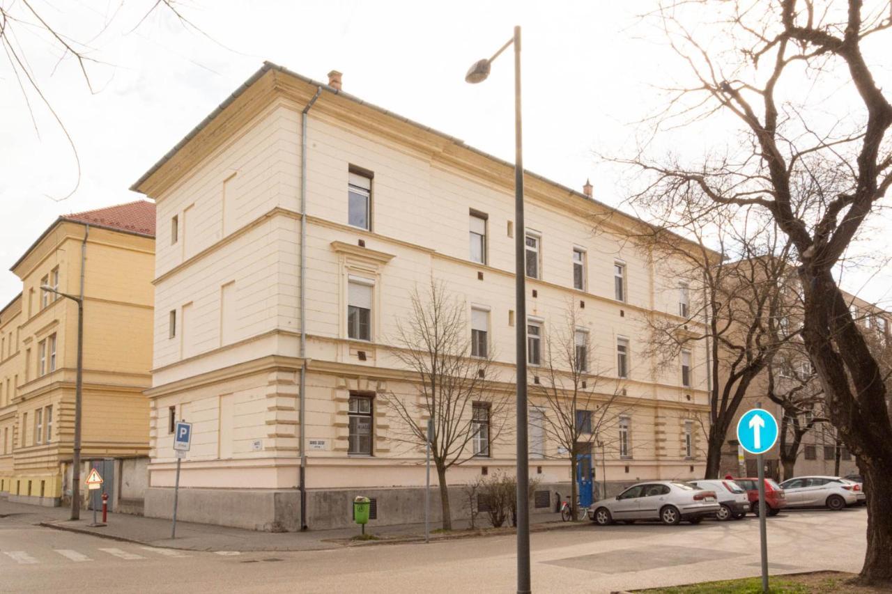 Center Apartman Szeged Buitenkant foto
